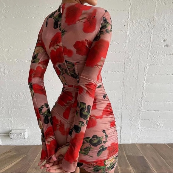 NEW Floral dress ❤️ - Picture 4 of 6